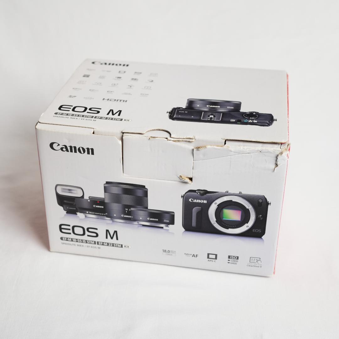 【箱付きセット特価】Canon ミラーレス一眼カメラ EOS M レンズキット