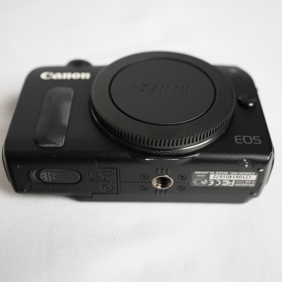 【箱付きセット特価】Canon ミラーレス一眼カメラ EOS M レンズキット