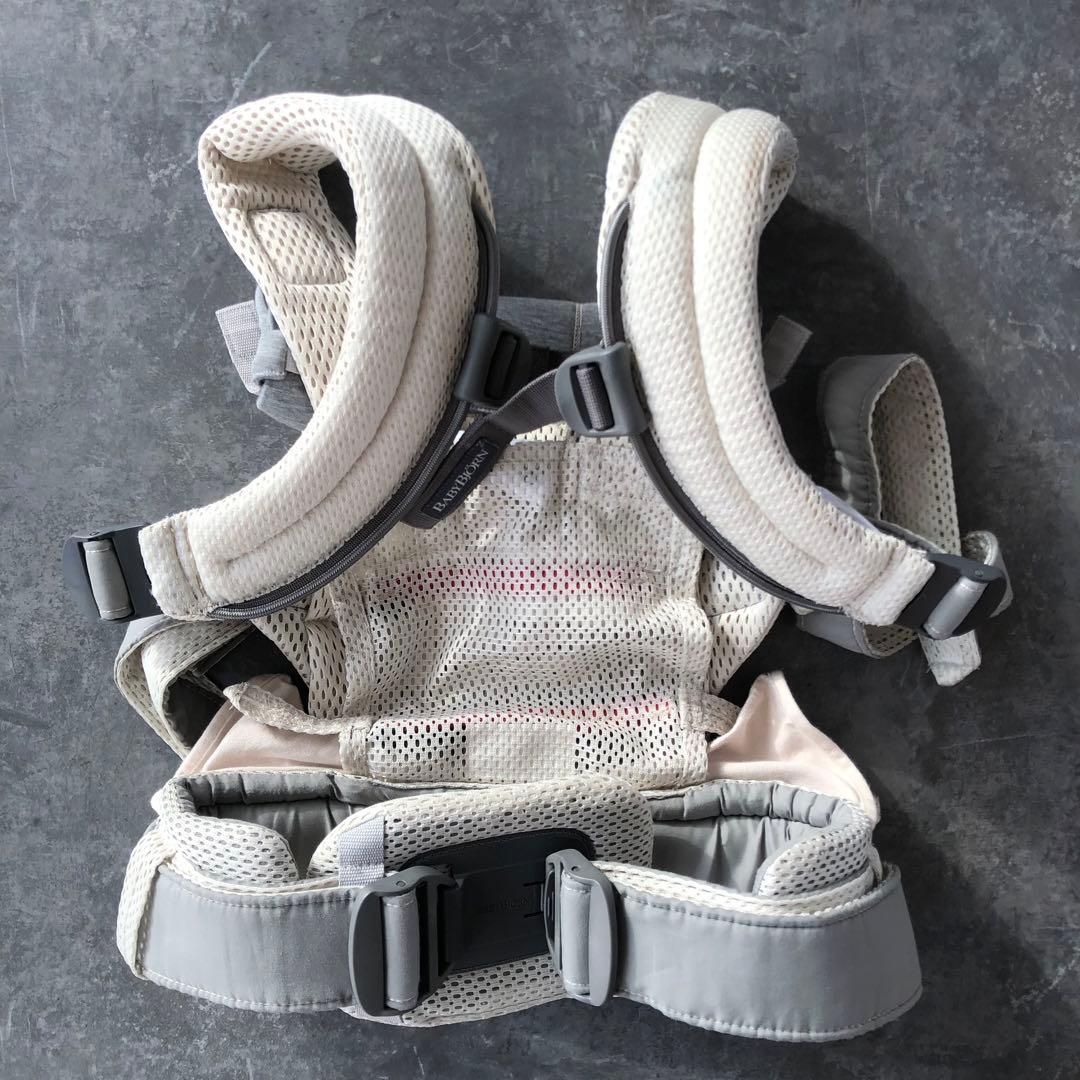 美品　人気　最上級モデル　ベビービョルン　抱っこ紐　ハーモニー　クリーム　箱付き