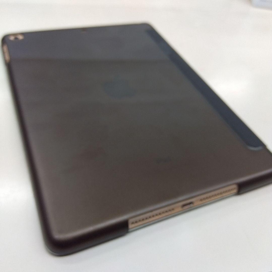 Ipad 第6世代32GB WI-FIモデル　ケース付き