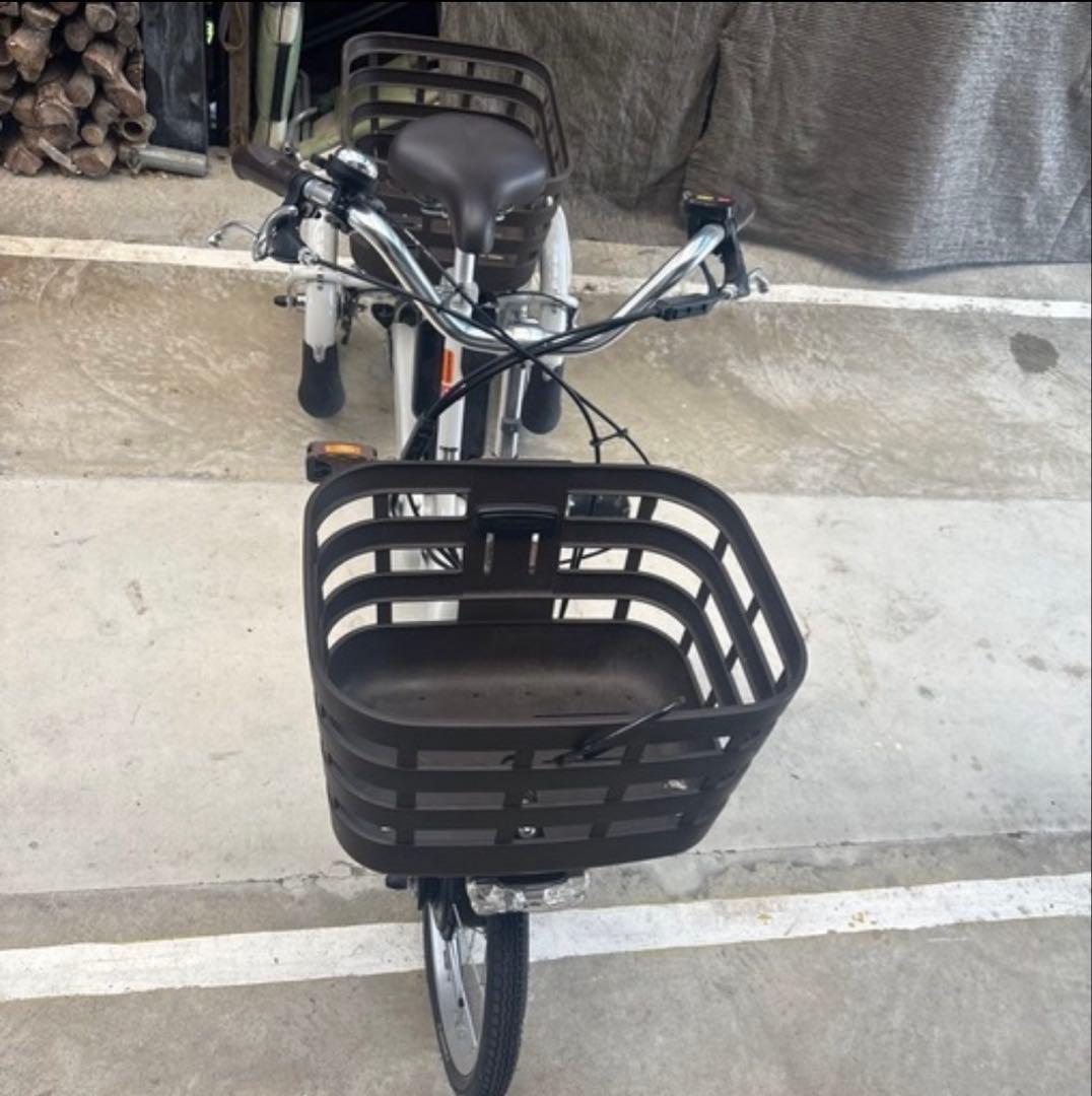 極上　 RIKUTTO 電動アシスト 三輪車 グレー