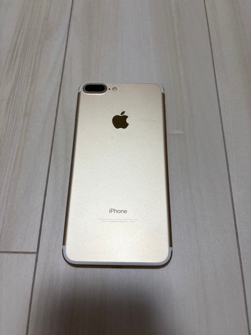 iPhone 7 Plus ゴールド 本体
