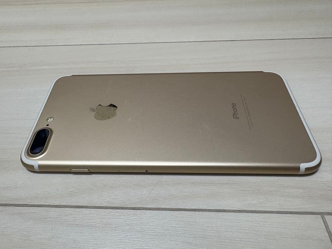 iPhone 7 Plus ゴールド 本体