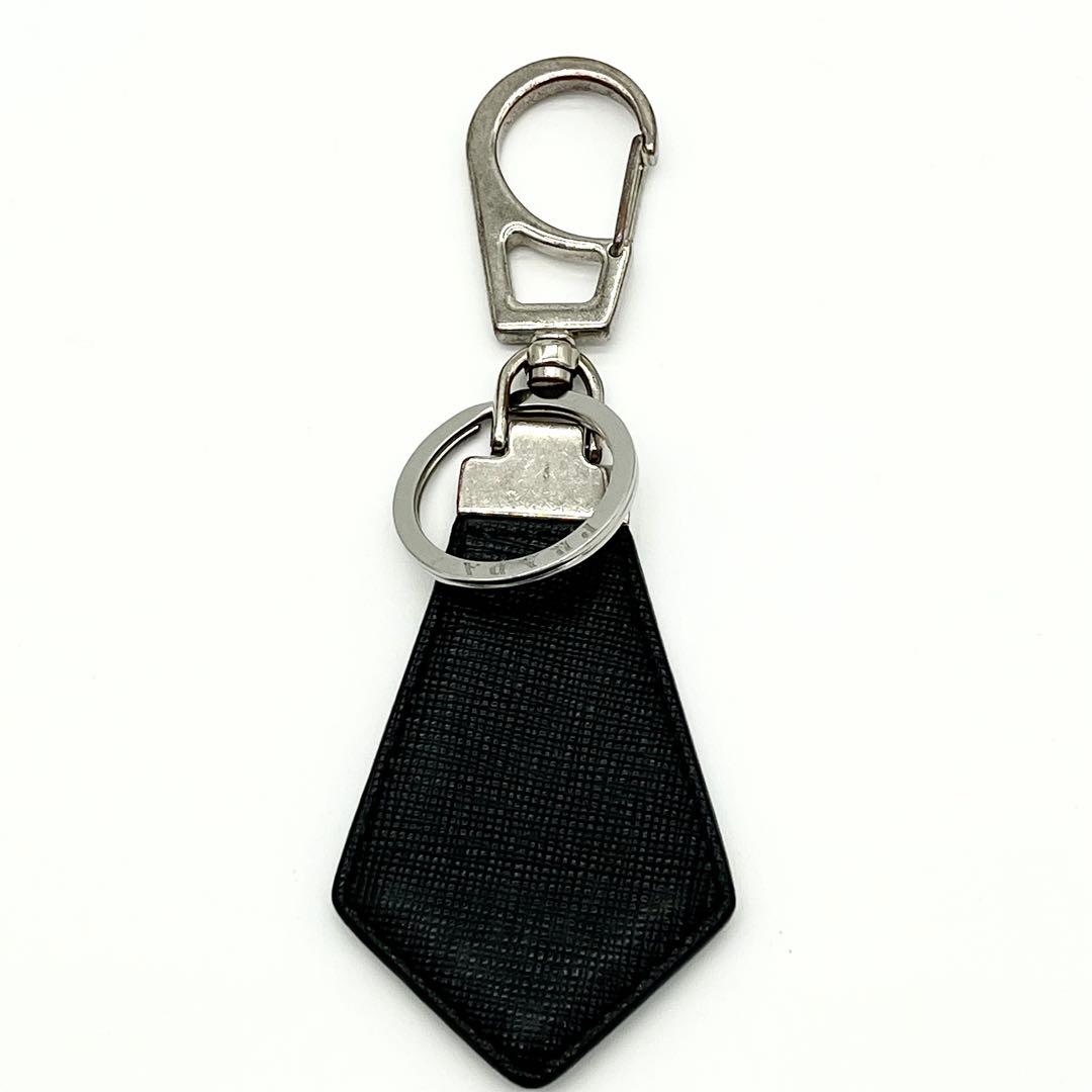 【美品】プラダ 三角ロゴ キーホルダー キーリング サフィアーノ レザー