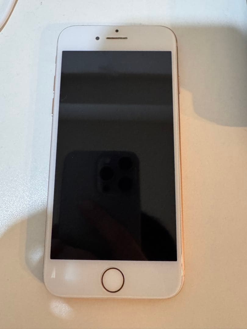 Apple iPhone 8 ゴールド本体