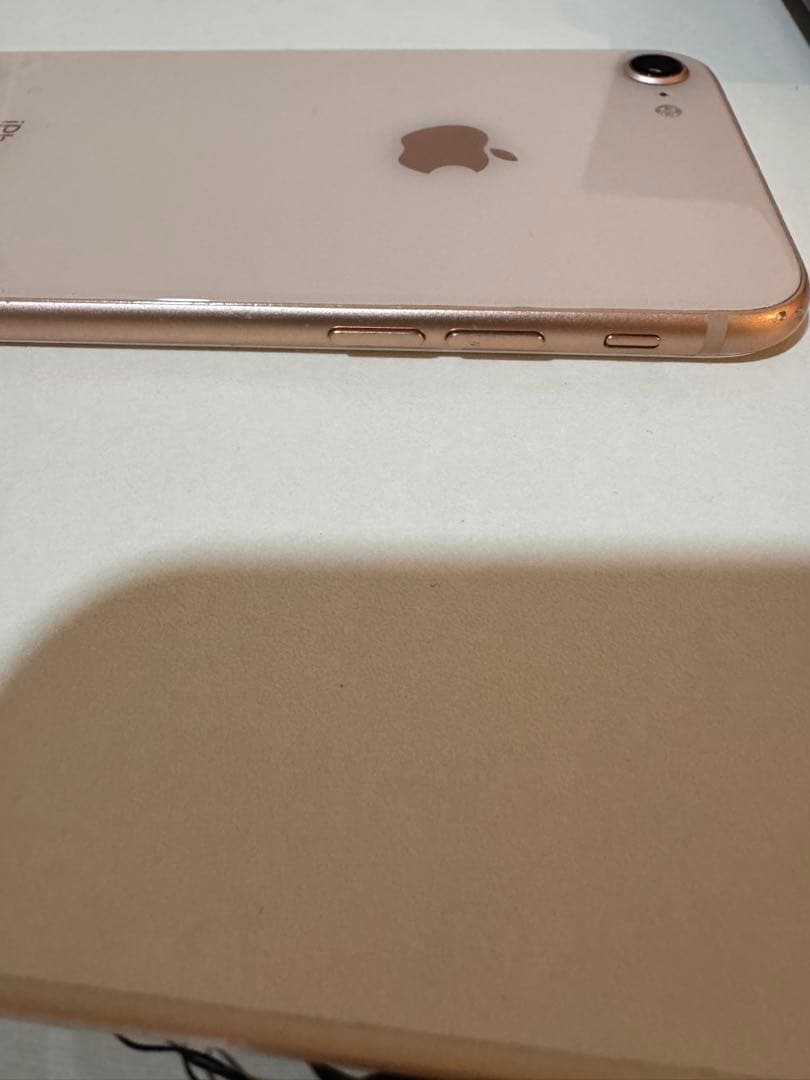 Apple iPhone 8 ゴールド本体