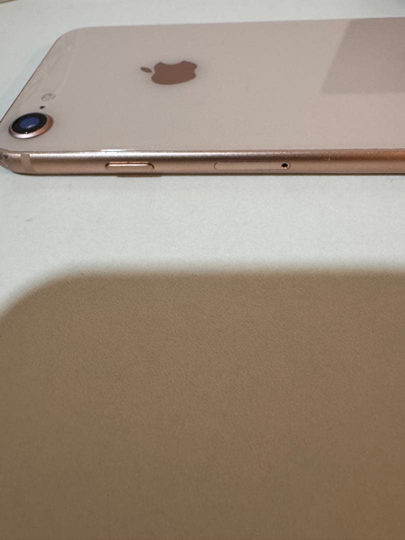 Apple iPhone 8 ゴールド本体