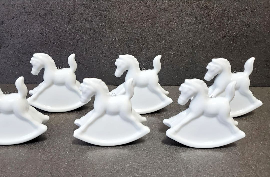 バラ売り可　白磁　木馬　ホースオーナメント10個　ポーセラーツ