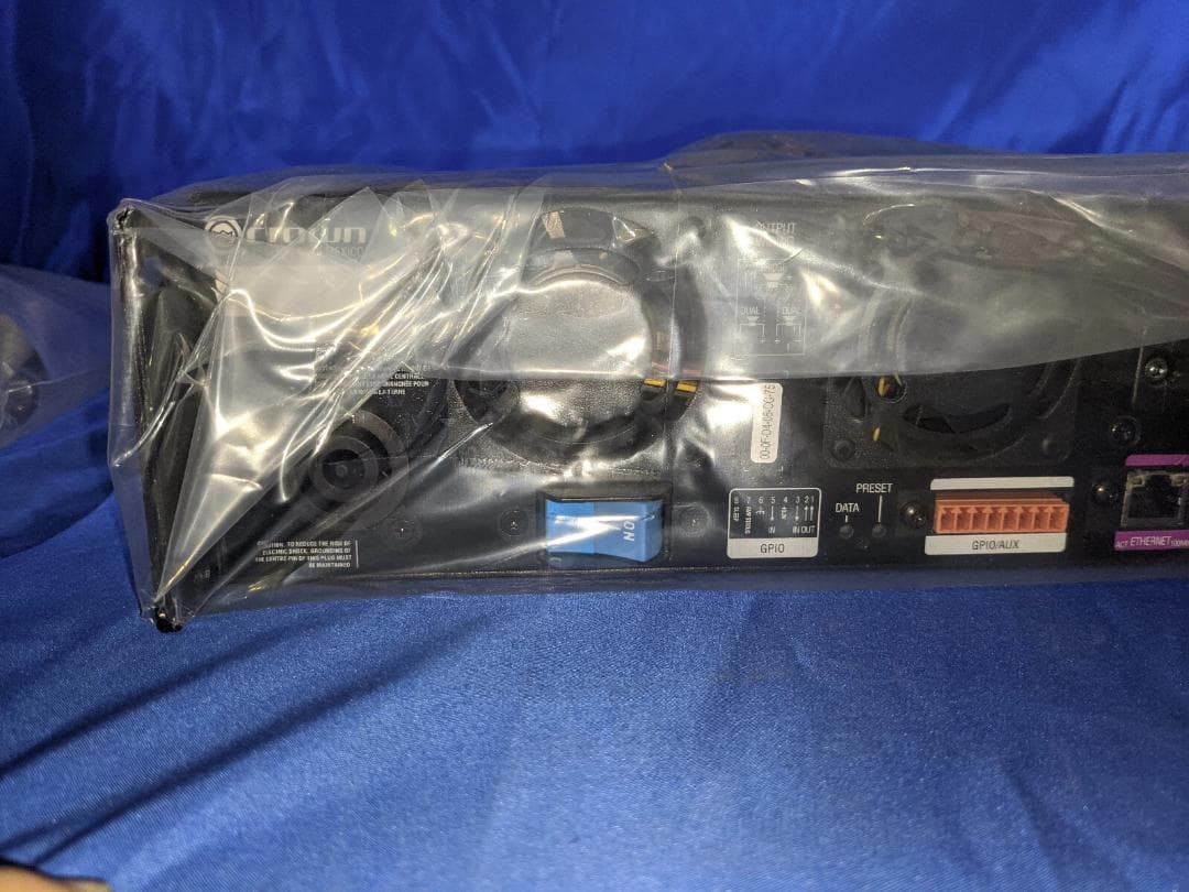 日本クラウン　DCi 4　2400N　4chパワーアンプ　ヒビノ保証書付き