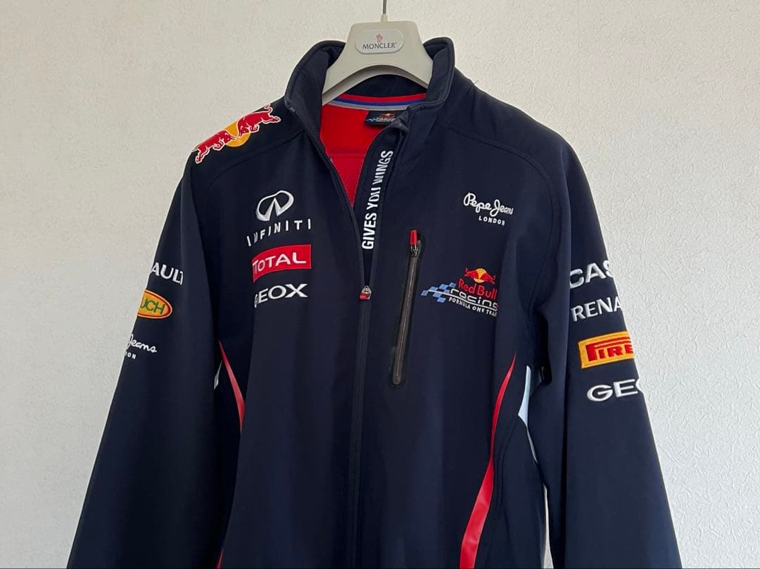 美品 レッドブルレーシング 機能性 ジャケット ソフトシェル レインスーツ L