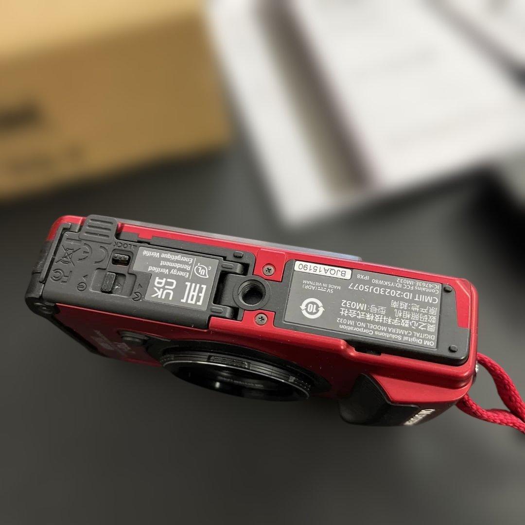 OM SYSTEM TG-7 コンパクトデジタルカメラと予備バッテリー＆充電器