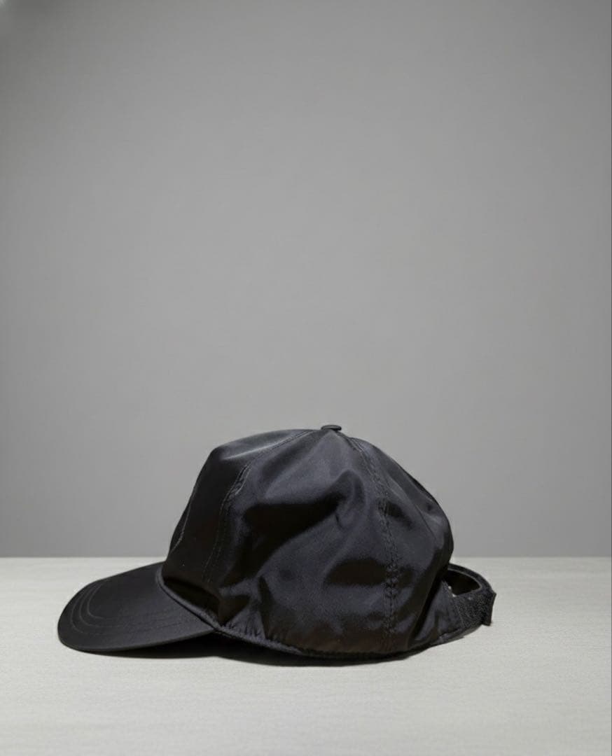 PRADA（プラダ）Re-Nylonキャップ　刺繍ロゴ ブラックLサイズ59cm