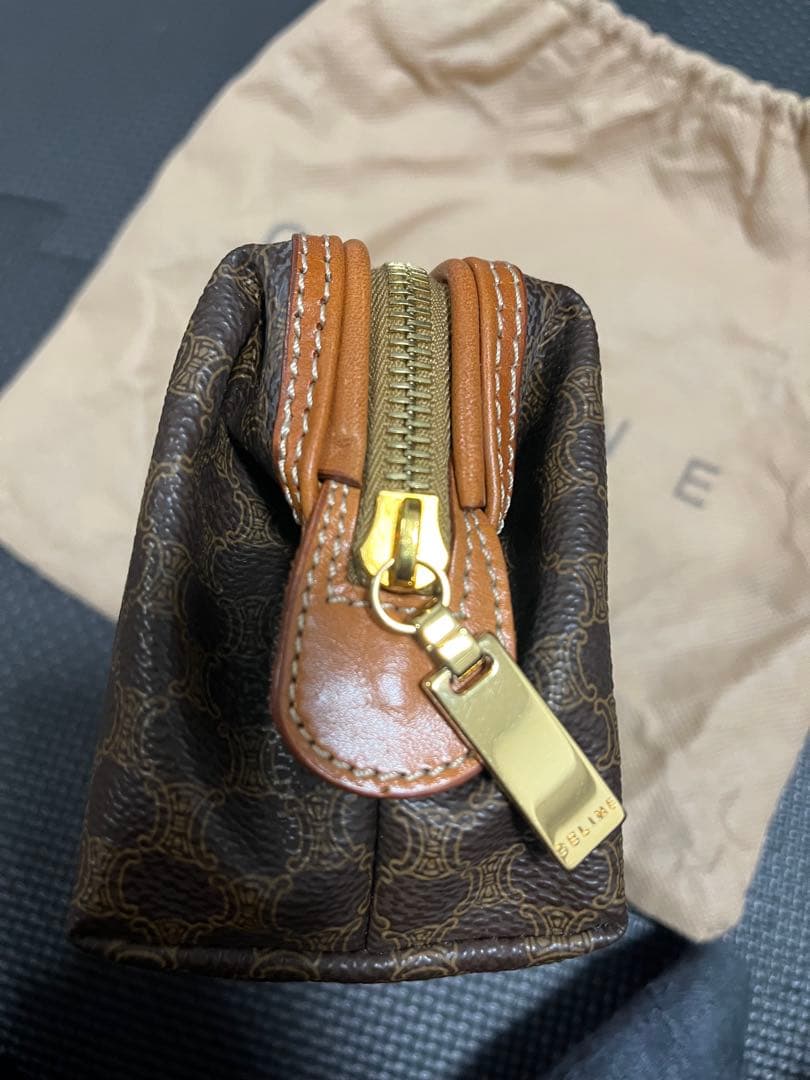 CELINE ブラウンレザーポーチ