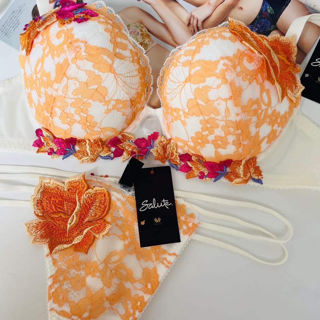 ワコール サルート 32G P-upタイプ 無邪気な少女が淑女へG65-Mセット