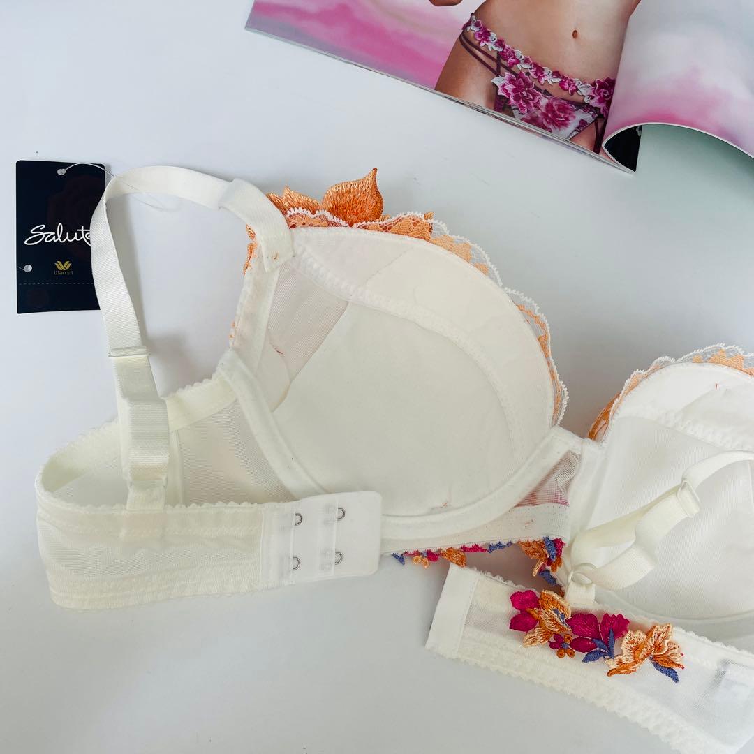 ワコール サルート 32G P-upタイプ 無邪気な少女が淑女へG65-Mセット