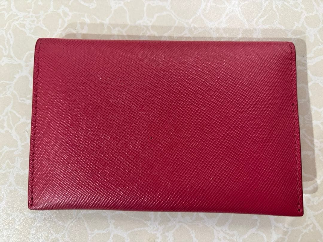 PRADA 赤 レザー 名刺入れ 二つ折り　カードケース