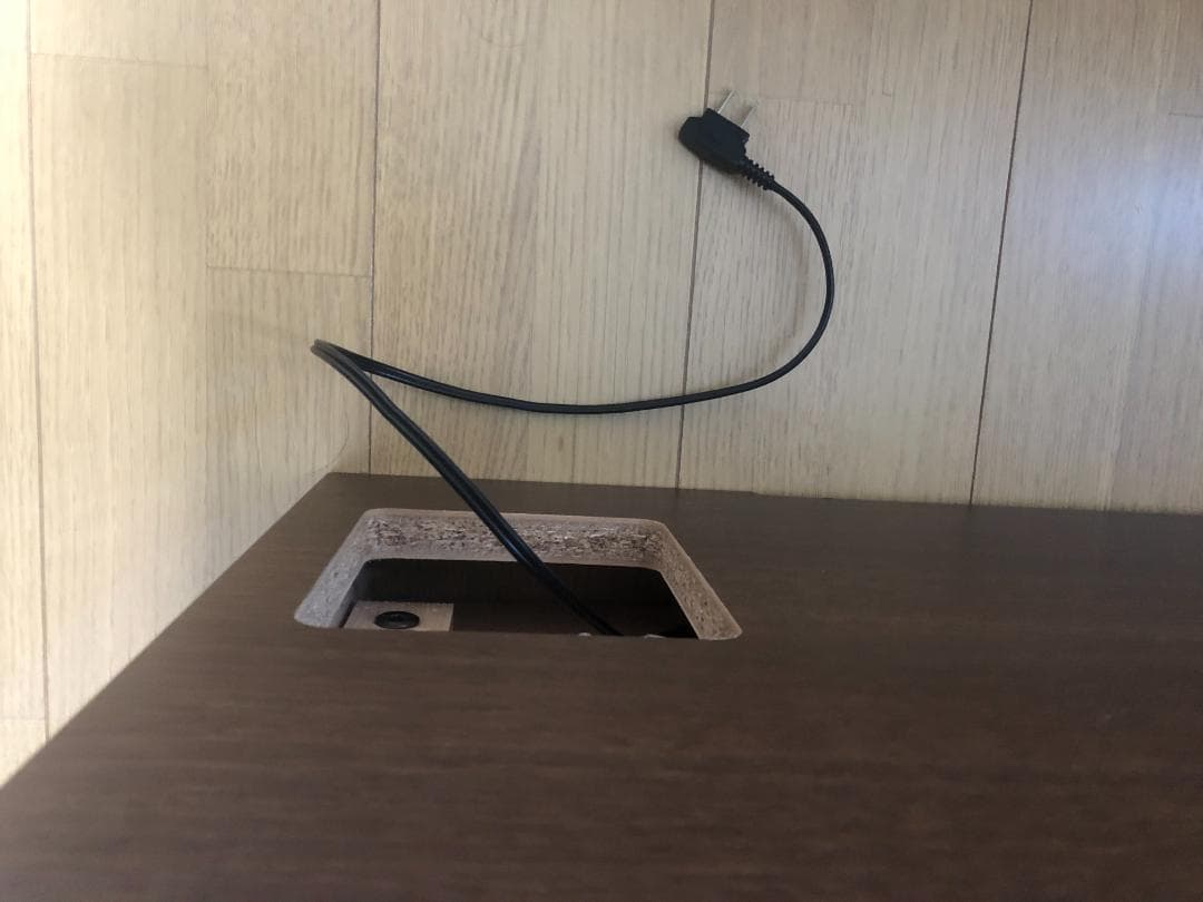 シモンズ　ベッドフレームのみ　セミダブル　引き出し（収納）&コンセント付