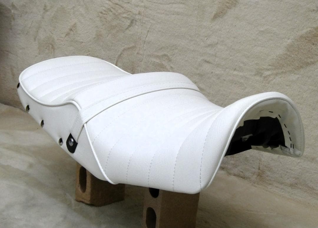 XJR400前期　白皮ボタン　タックロールシート /4HM 新品