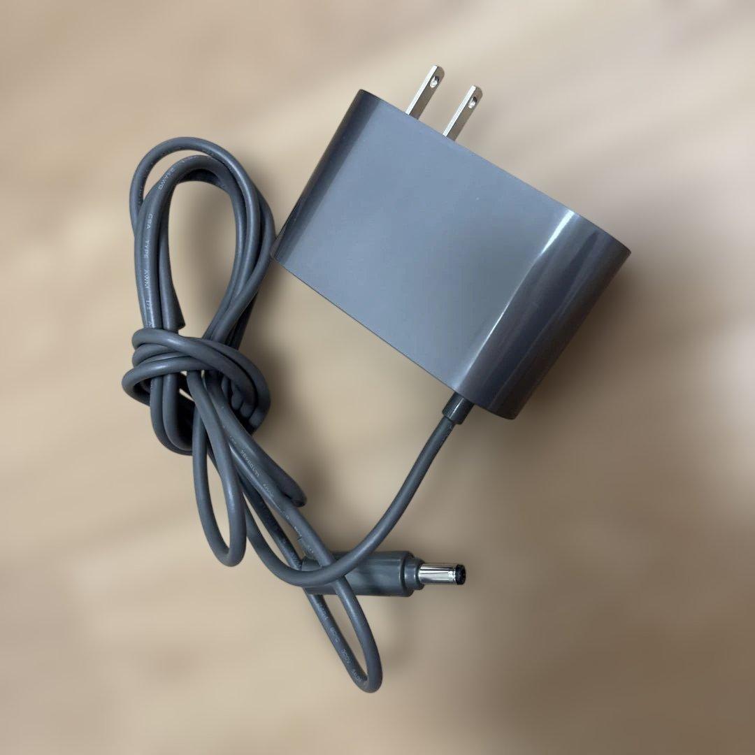 掃除機　dyson ACアダプター　充電器 205720-04 中古