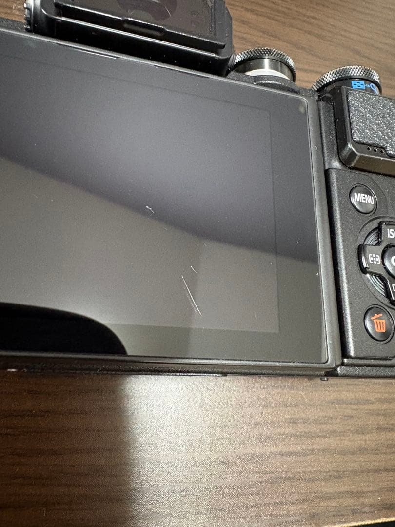 OLYMPUS OM-D E-M10 Mark III 本体とレンズ2本付き