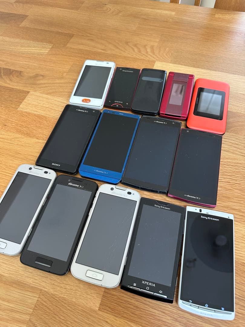 スマホ本体　ガラケー　ジャンク品　動作未確認