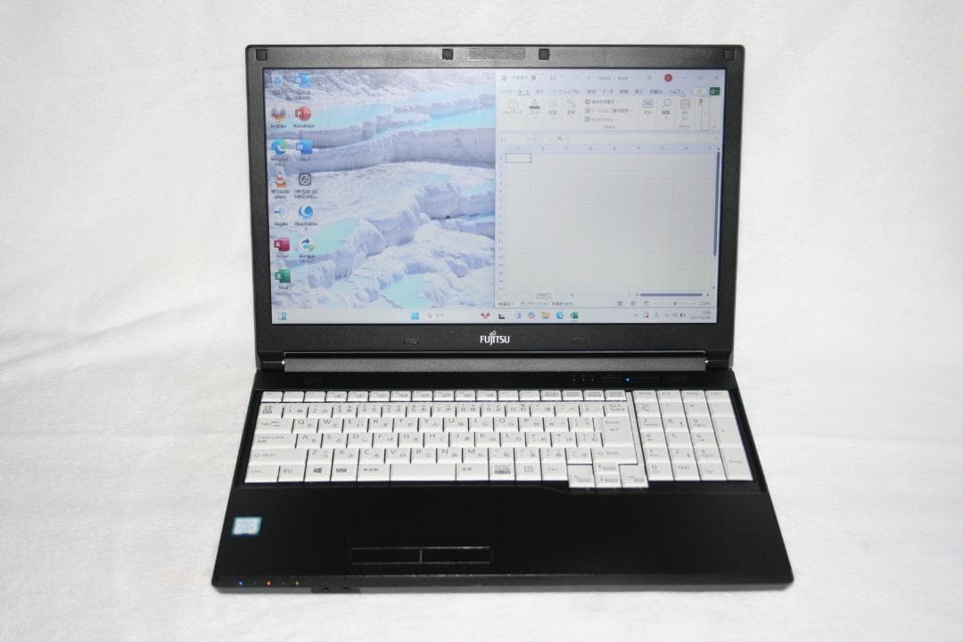 富士通 A576/P i5-6300U SSD256GB オフィス365