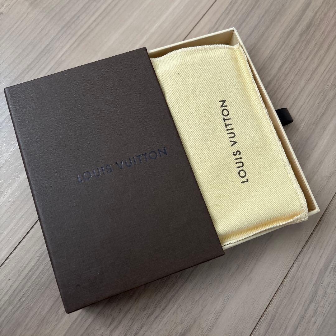 Louis Vuittonモノグラムヴェルニ ミュルティクレ4 4連キーケース