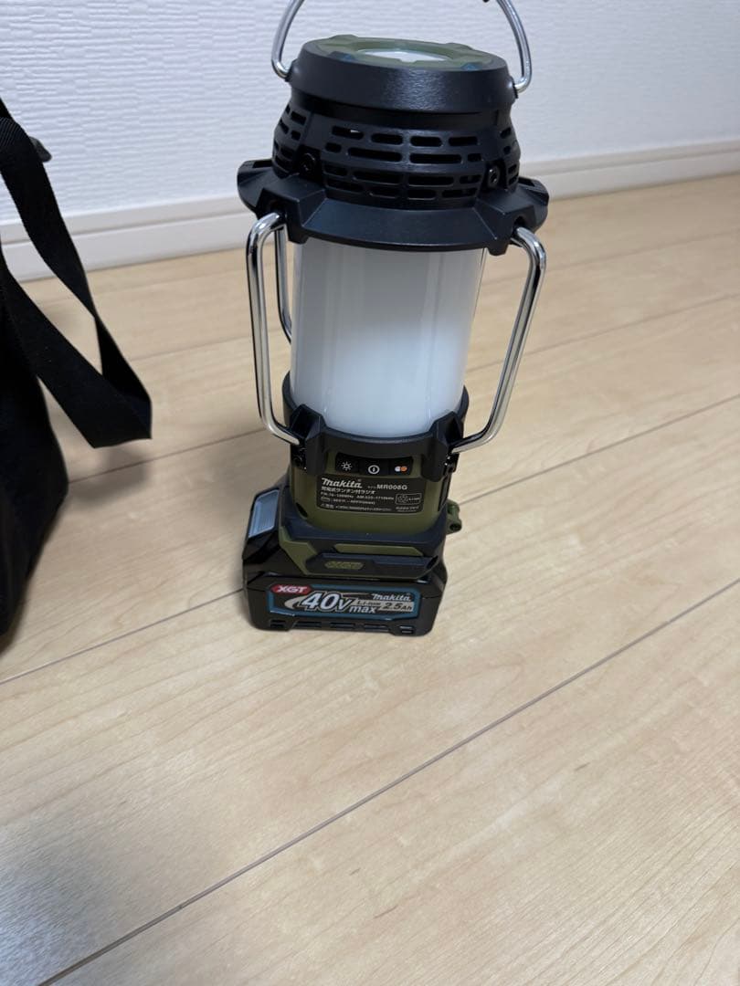 Makita MR008G ランタン マキタ オリーブ　40vバッテリーつき