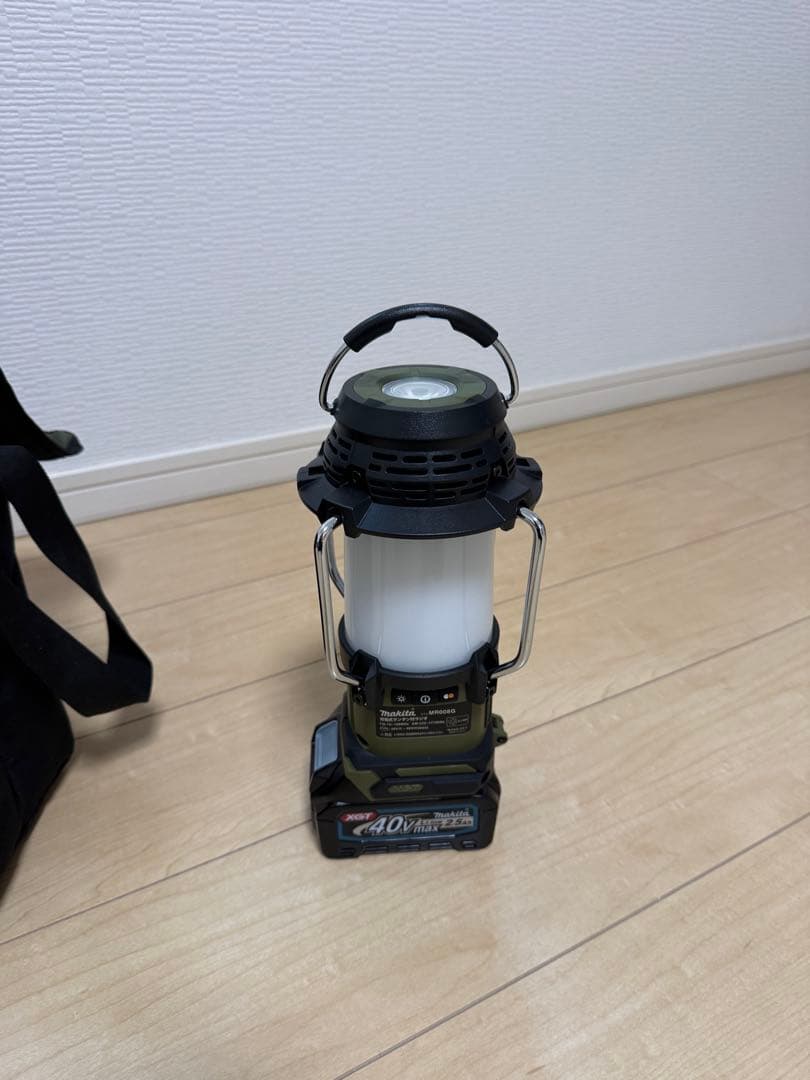Makita MR008G ランタン マキタ オリーブ　40vバッテリーつき