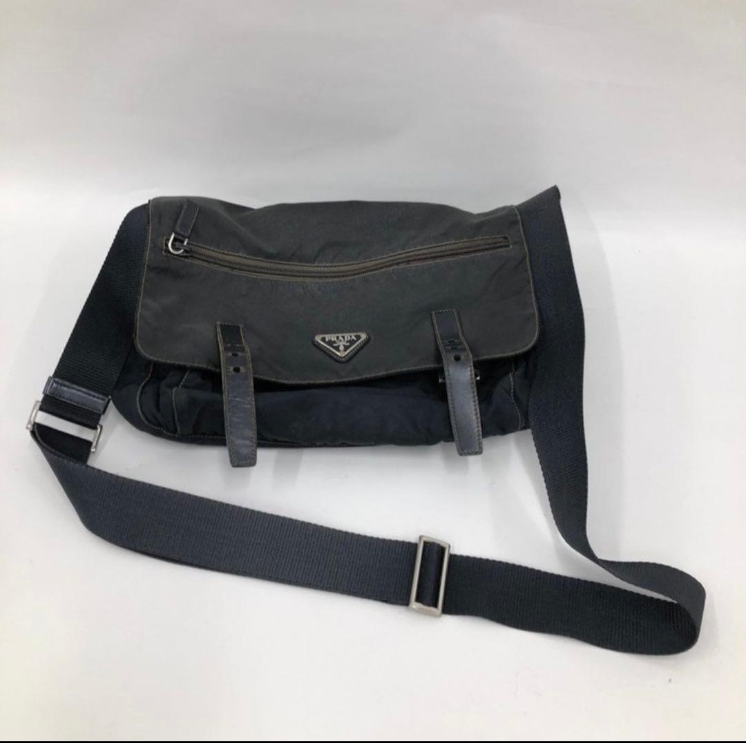 PRADA プラダ　ブラック メッセンジャーバッグ