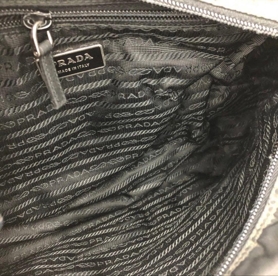 PRADA プラダ　ブラック メッセンジャーバッグ
