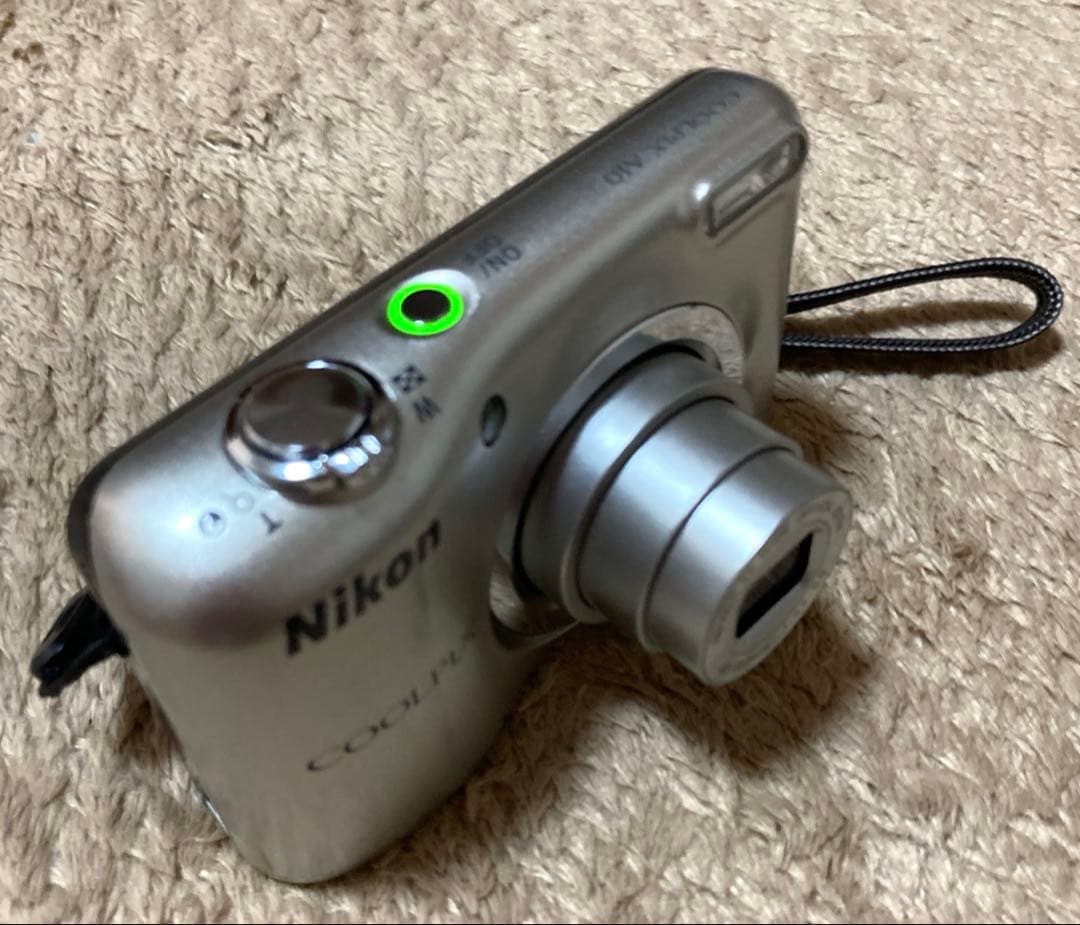 Nikon COOLPIX A10 コンパクトデジカメ　シルバー 動作確認済