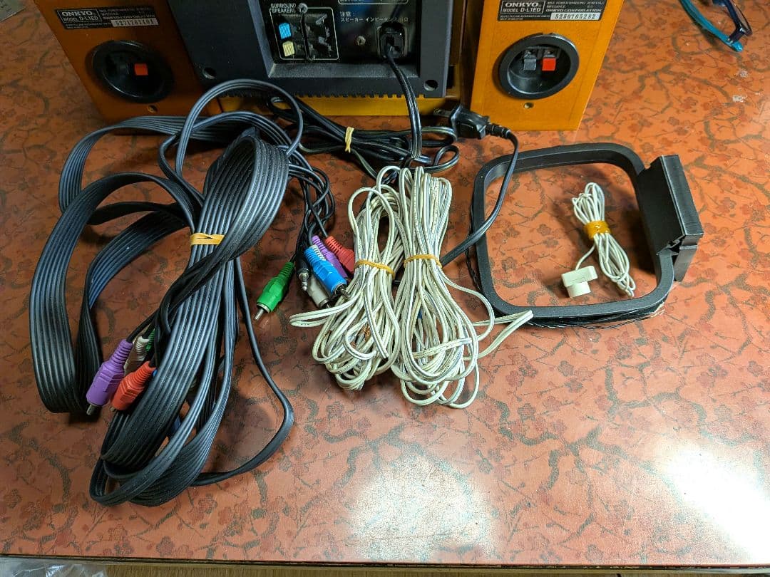 ONKYO 5.1CHホームシアターシステム　AVコントローラ、DVDプレーヤー