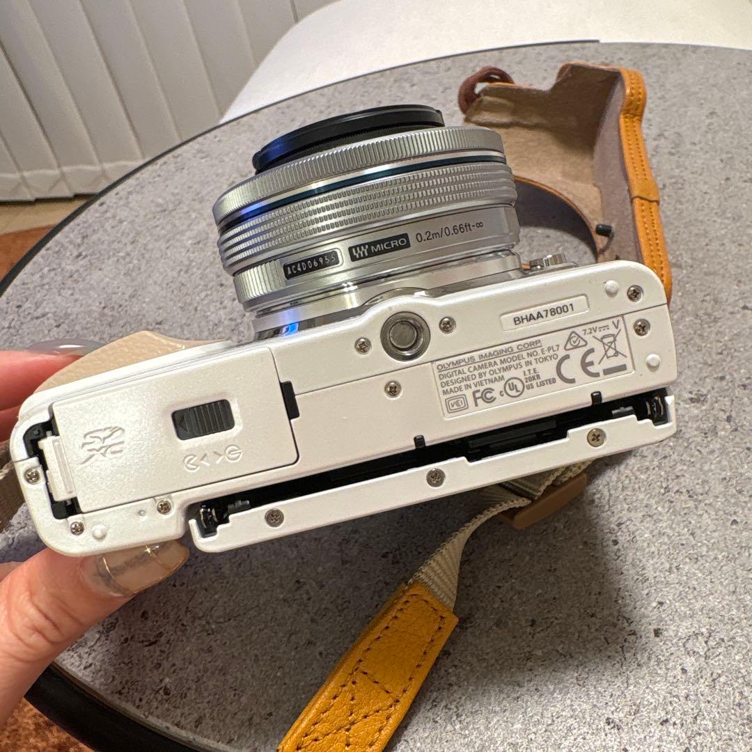 OLYMPUS PEN E-PL7 ホワイト