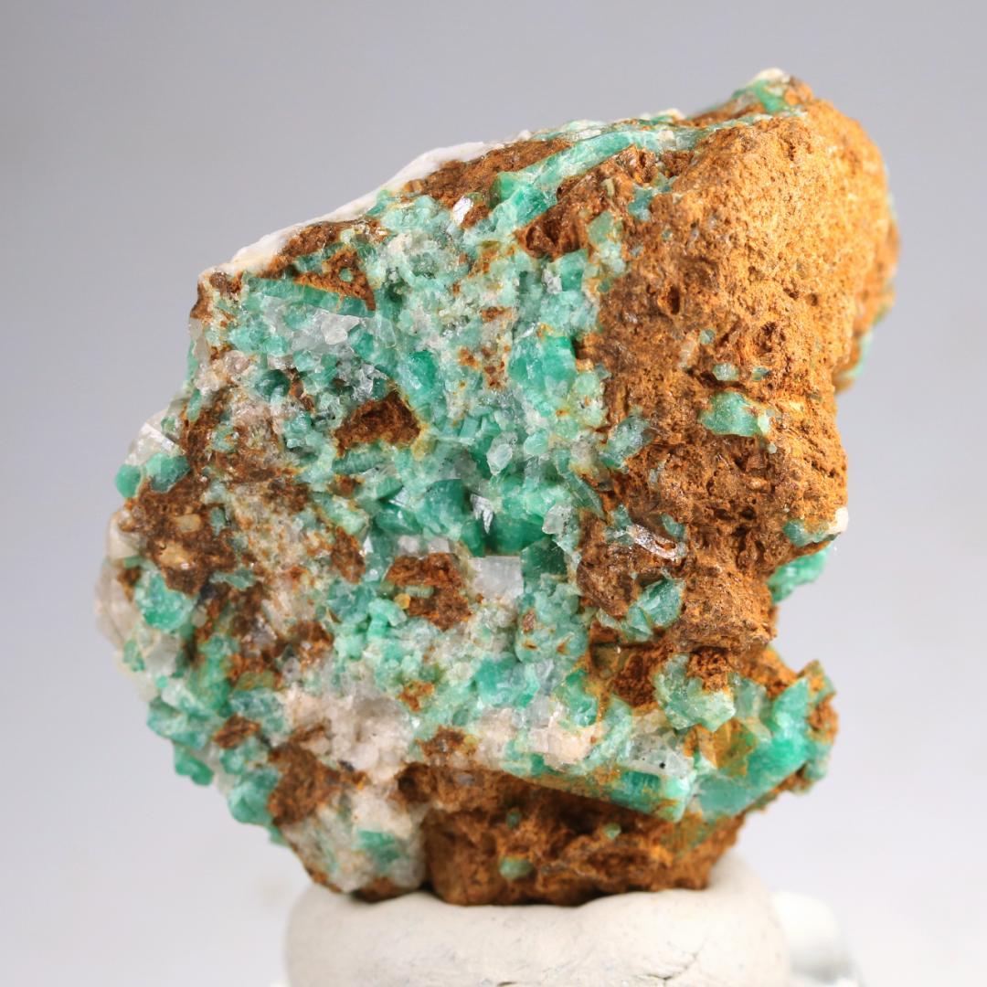 緑柱石 エメラルド ⑨ / アフガニスタン産 / 原石 天然石 翠玉 緑玉