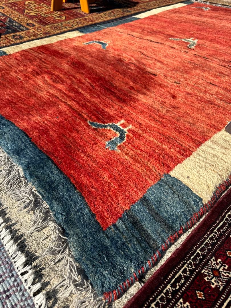 本物イラン手織りギャベ210×125cm 大判赤 ペルシャ絨毯 遊牧民 ラグ