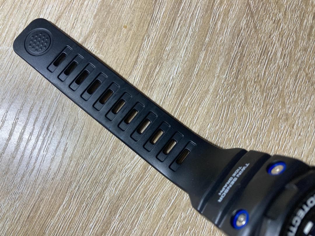 美品！カシオ ジーショック GN-1000B-1AJF 方位 温度計測