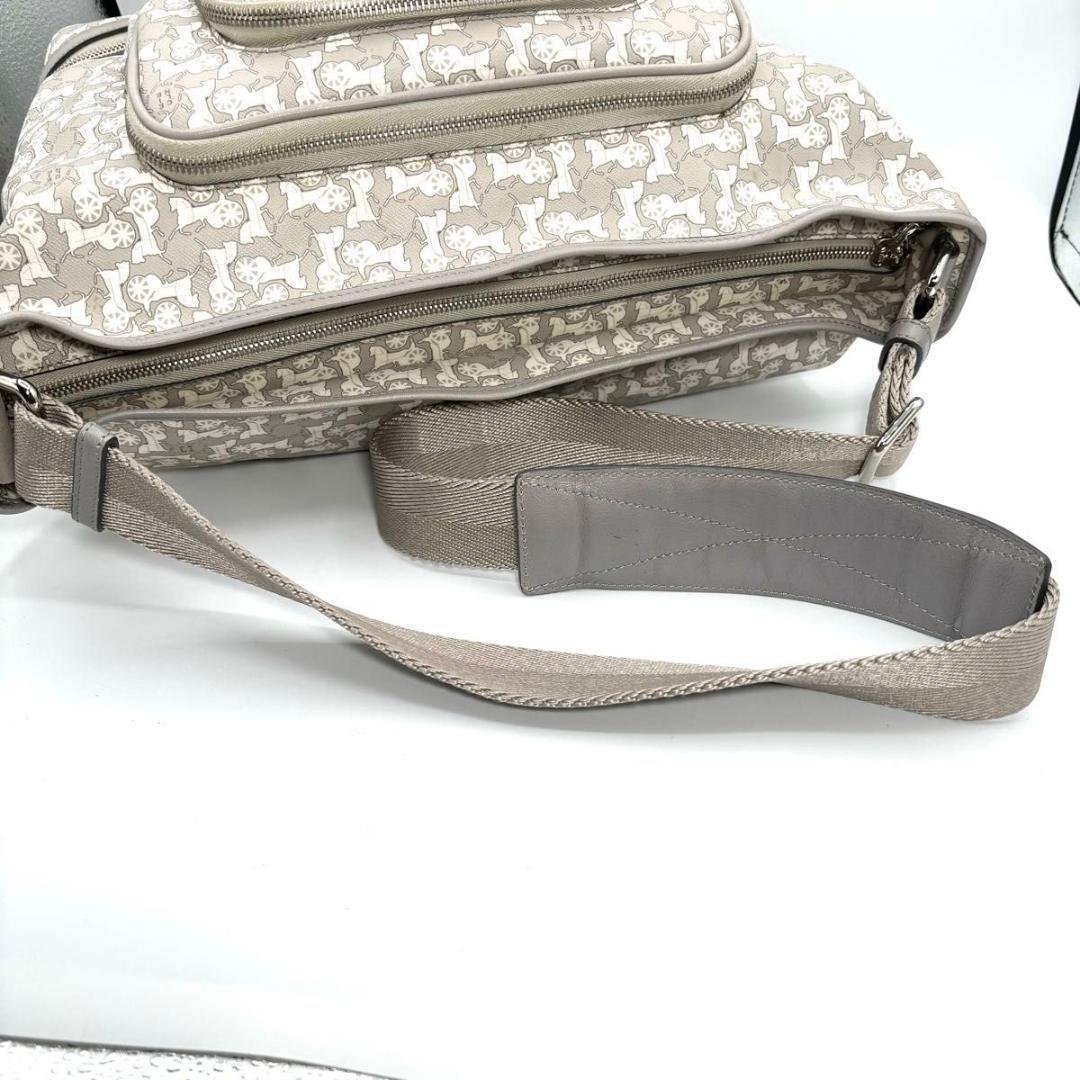 美品　冨永愛　コラボ　定価11万　セリーヌ　マザーズバッグ　馬車　サルキー