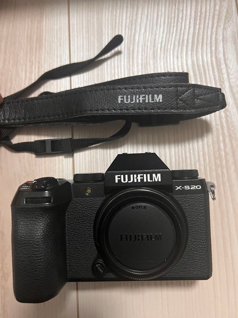 Fujifilm X-S20 ミラーレス一眼 ブラック