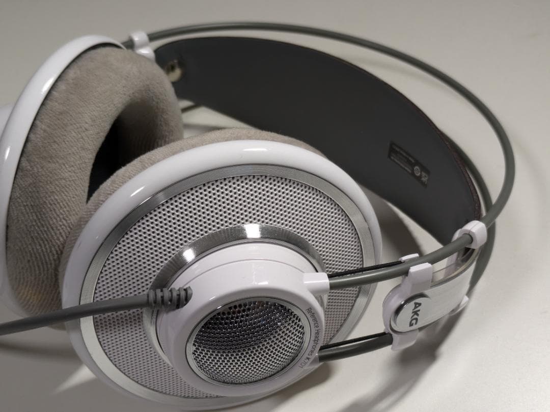AKG K701 開放型ヘッドホン