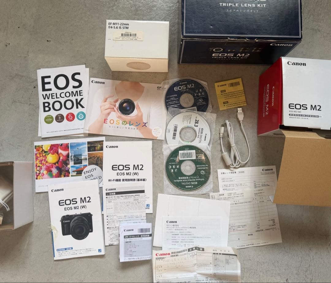 【値下げ】Canon EOS M2 トリプルレンズキット