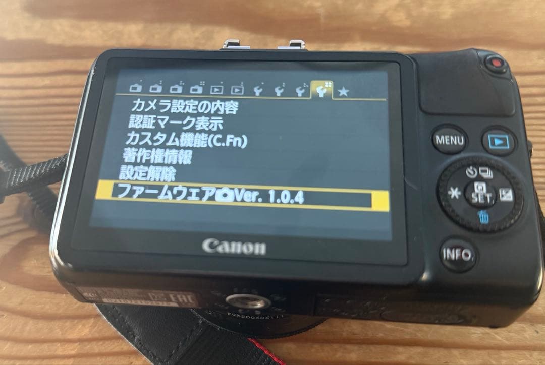 【値下げ】Canon EOS M2 トリプルレンズキット