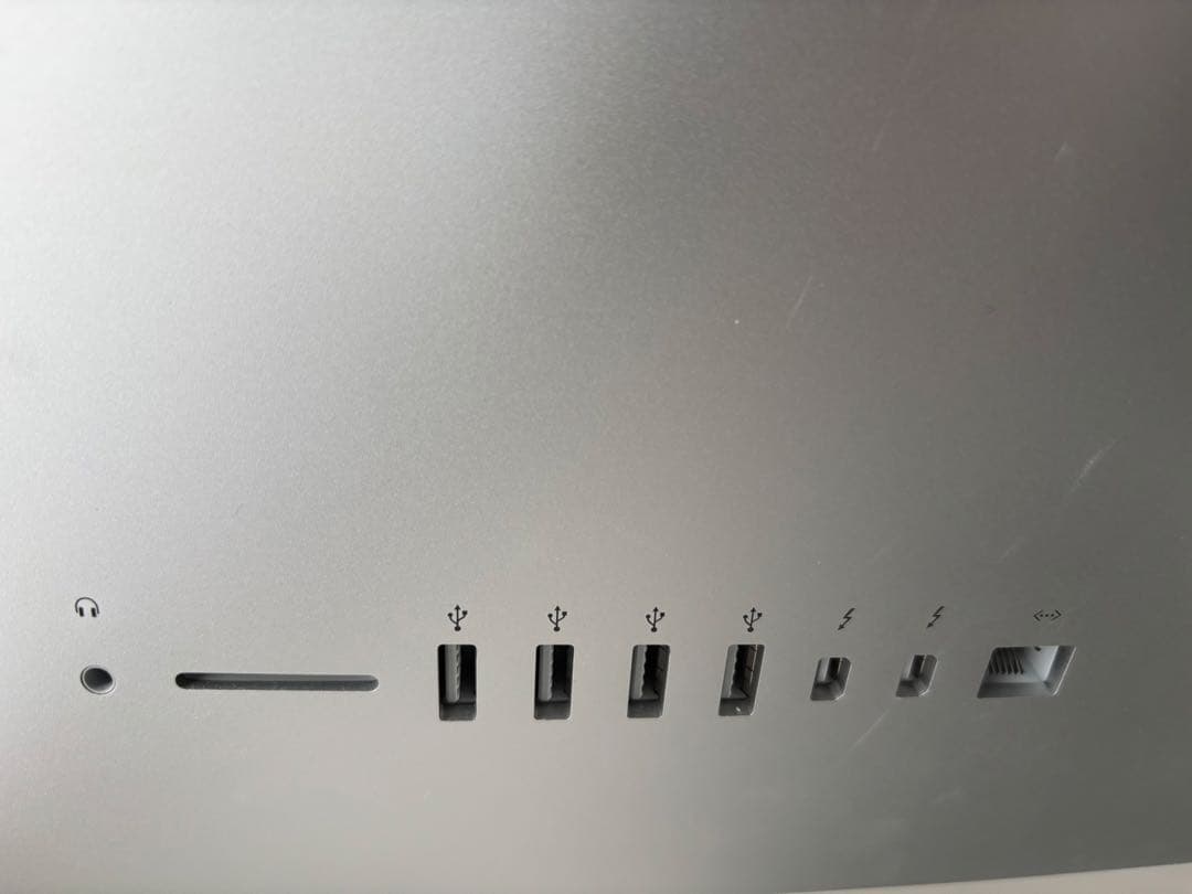 iMac 21.5-inch（Late 2015）