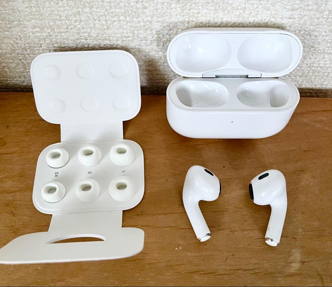 AirPods Pro 第二世代　本体 充電ケース、イヤーピース付き ホワイト