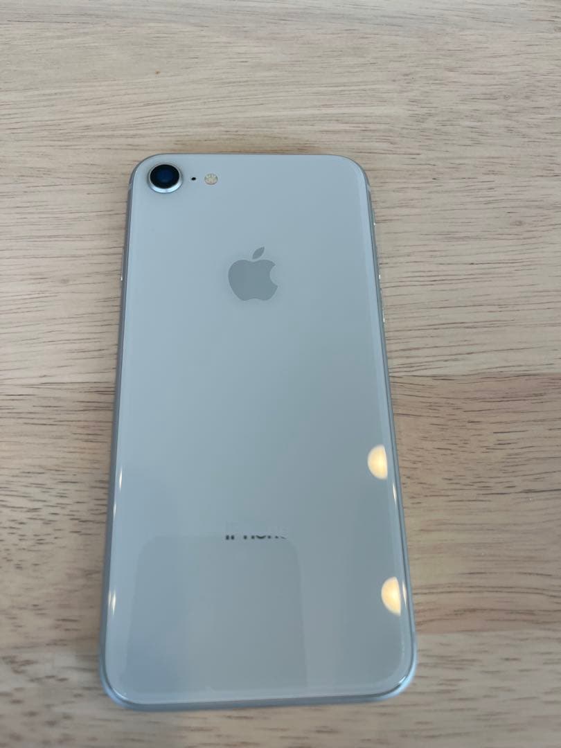 iPhone8 64G docomo SIMロック解除　バッテリー75%