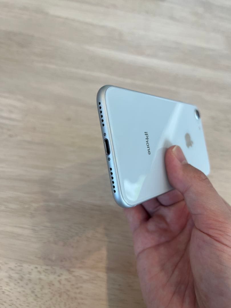 iPhone8 64G docomo SIMロック解除　バッテリー75%