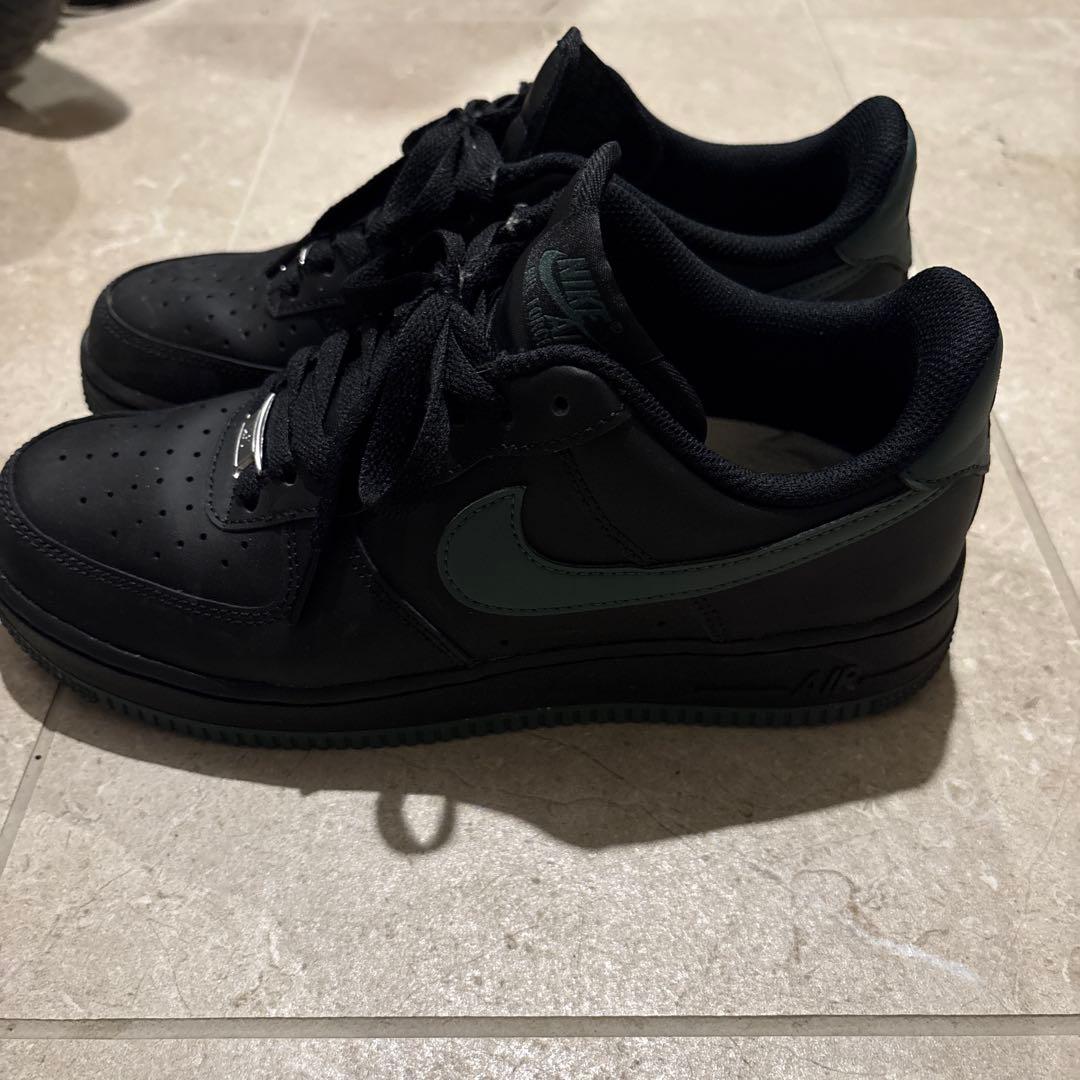 美品★ NIKE AIR FORCE 1 ブラック　モス