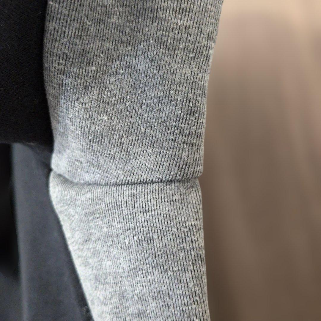 海外限定色　NIKE テックフリースパーカー