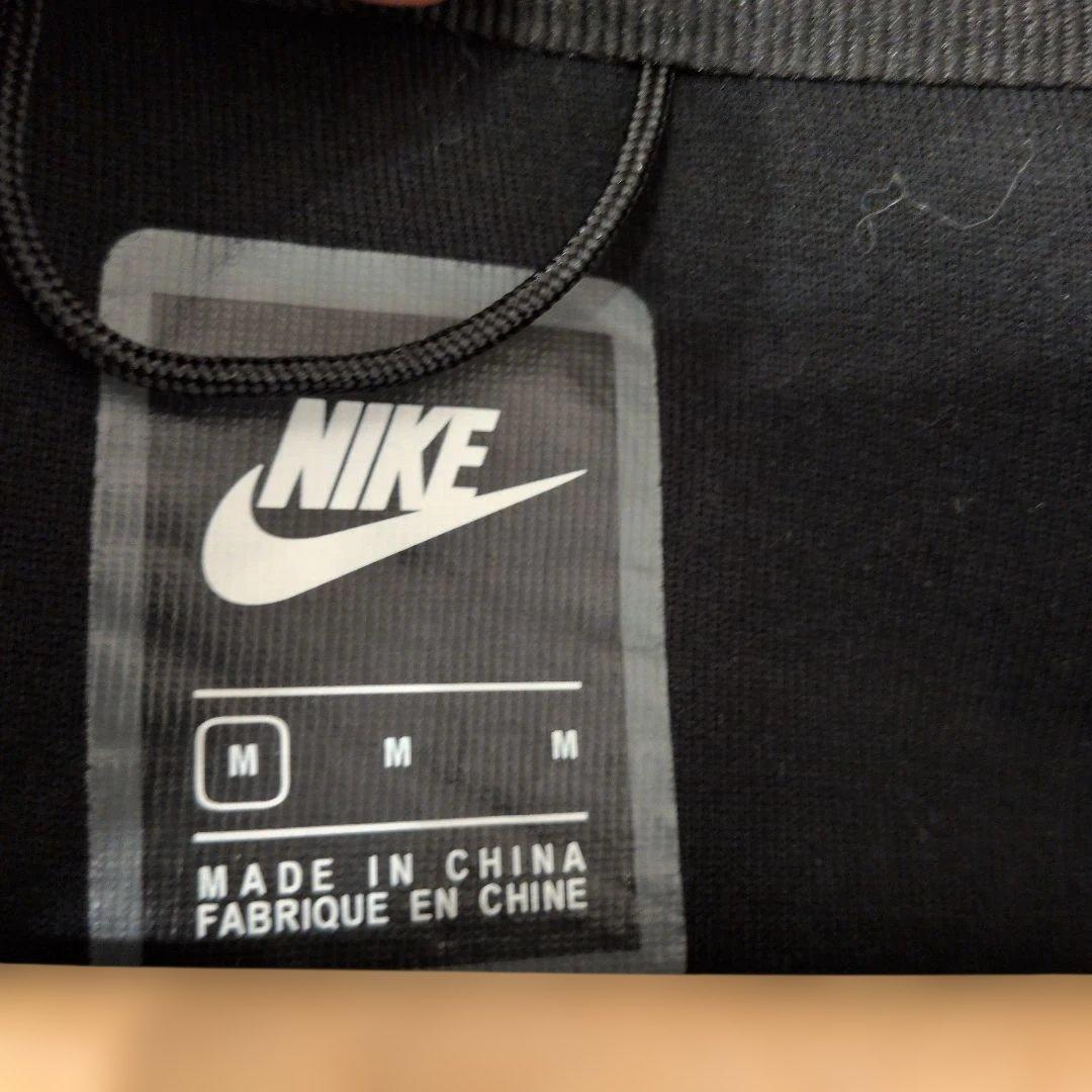 海外限定色　NIKE テックフリースパーカー