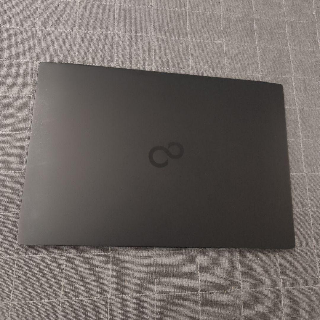 日本製 Fujitsu 美品 超軽量 驚速 13世代i5 8GB 512GB